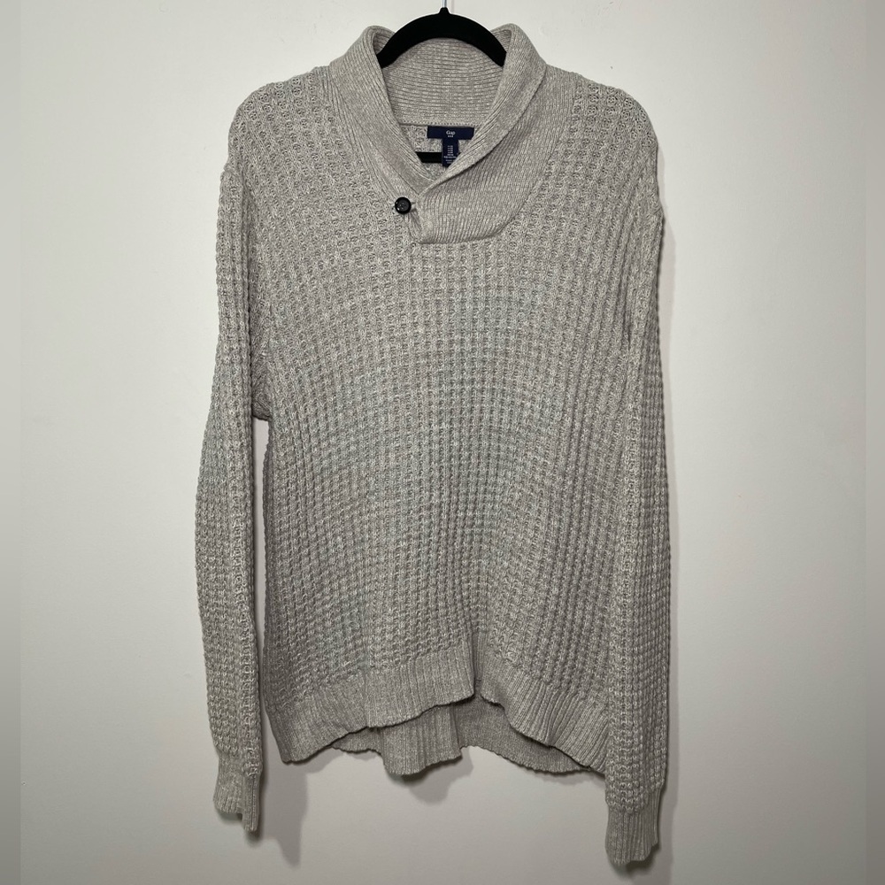 The Gap Men’s Light Grey Shawl collar pullover knit sweater in M